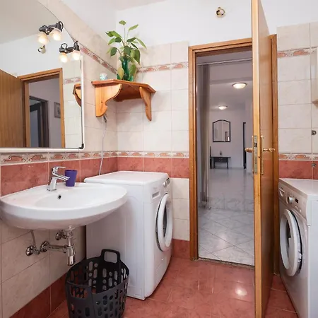 In With Kitchen Apartment
