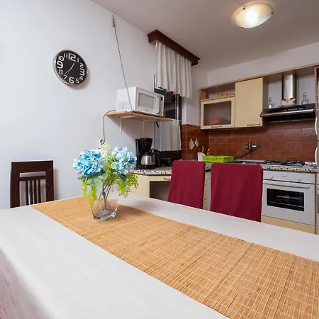 Apartmán Two-bedroom In Pula