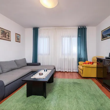 Two-bedroom In * Pula