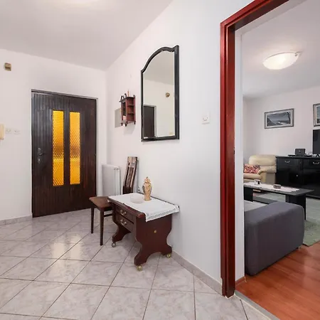 Daire Two-bedroom In Pula