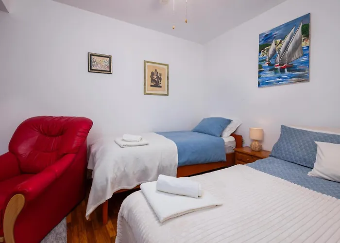 דירה Two-bedroom In