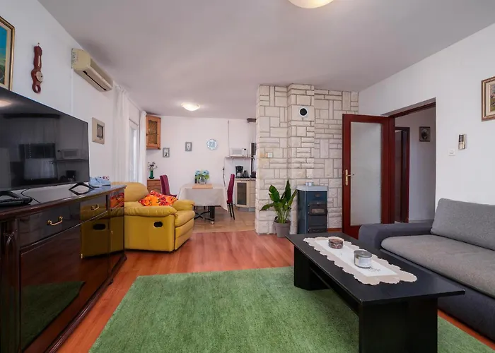 דירה Two-bedroom In
