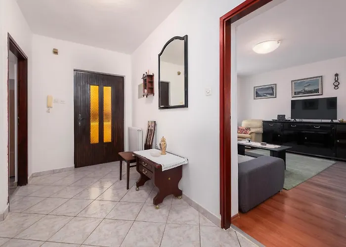 דירה Two-bedroom In פולה
