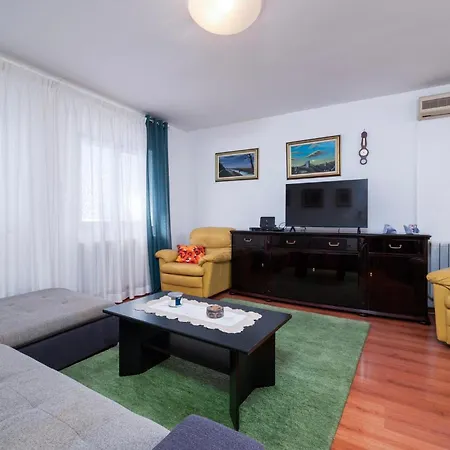 Two-bedroom In Appartement *