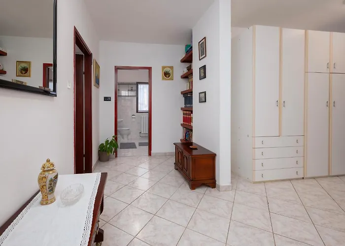 Two-bedroom In Appartement *